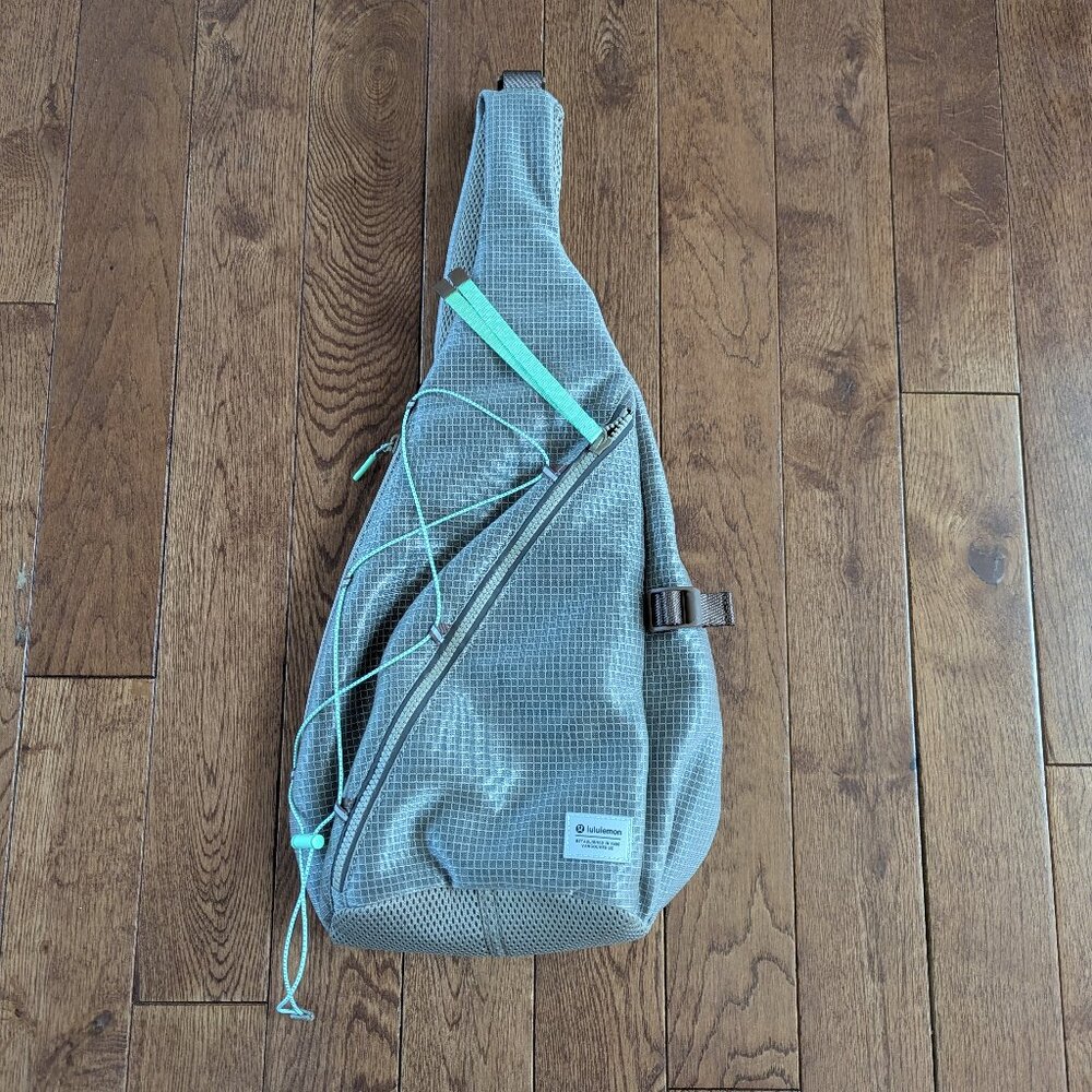 Lululemon Fast Track Sling Bag 6.5L Paracord